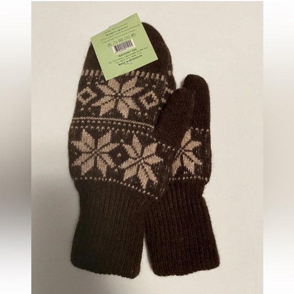 Yak wool blend mittens brown made in Mongolia - Picture 4 of 4